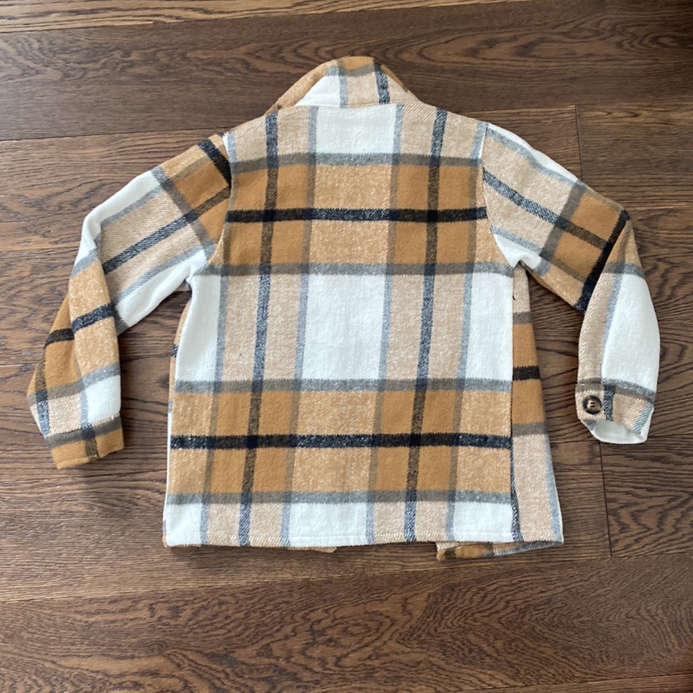 Cute Button-up plad with pockets in the front - Picture 2 of 2
